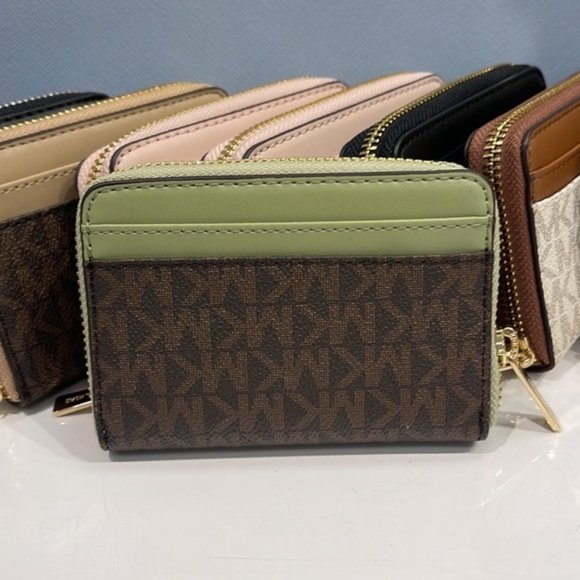 Michael Kors Jet Set Travel Medium Zip Around Card Case - Picture 8 of 16